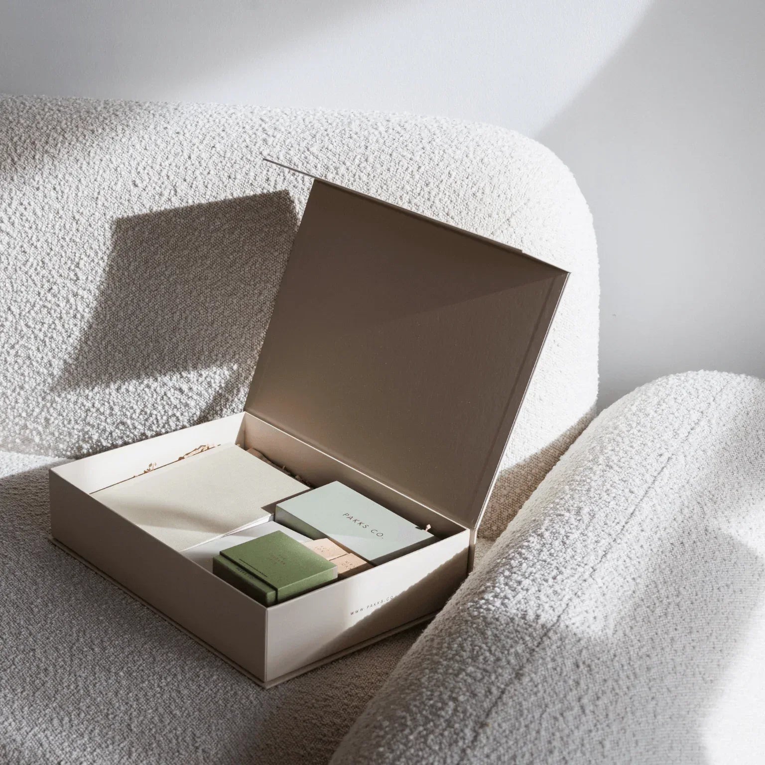 Pakks Premium Gift Box - LRG - Pakks